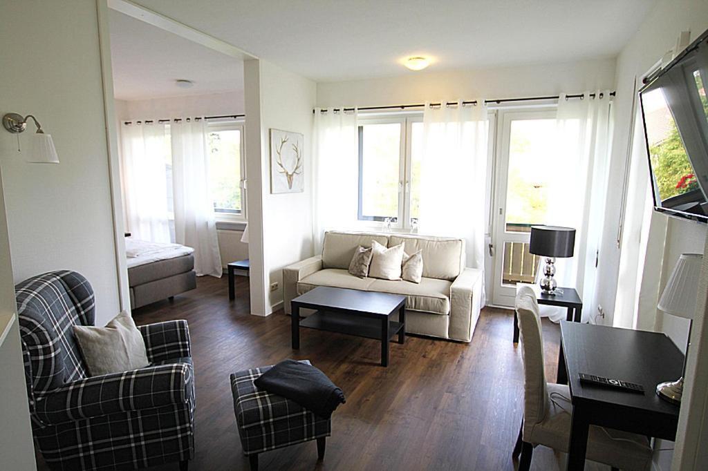 Hotel Garni - Chiemsee-Pension-Seebruck Seeon-Seebruck Exterior photo